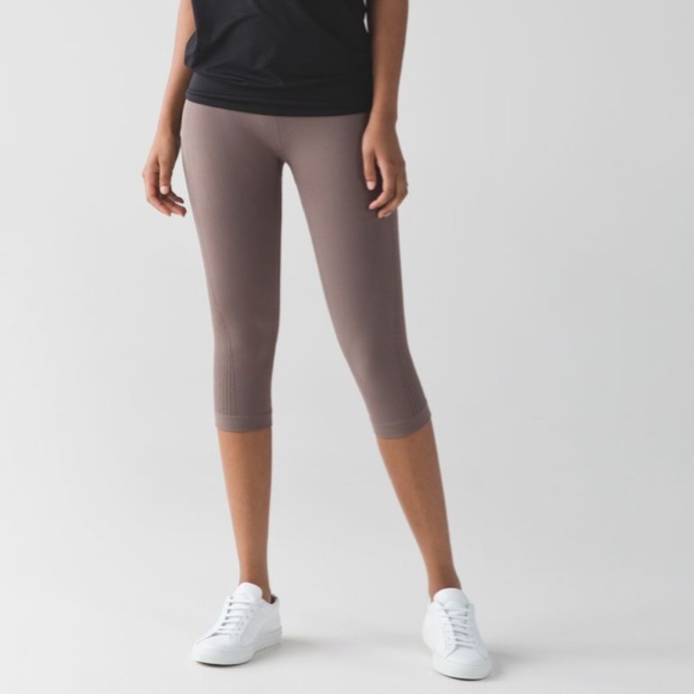 Lululemon Flow & Go Crop Cool Cocoa